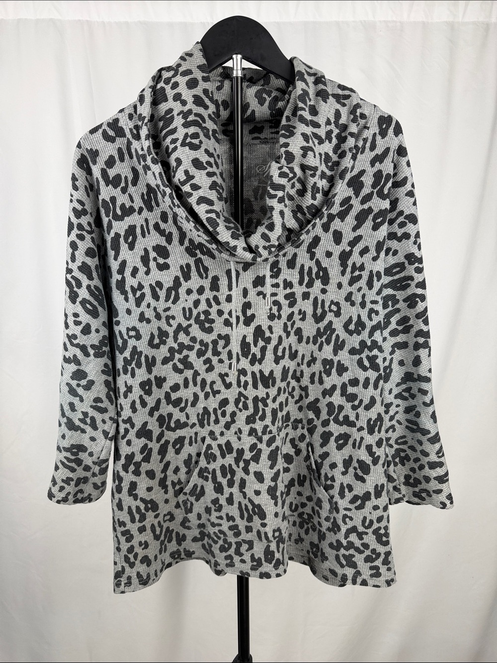 Style & Co. Sport Gray Leopard Print Cowl Neck Tunic Top – Size Medium